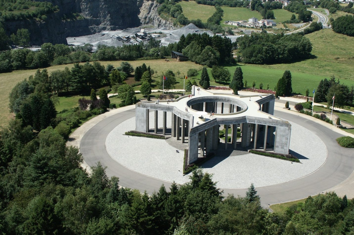 Bastogne War Museum, Colline d